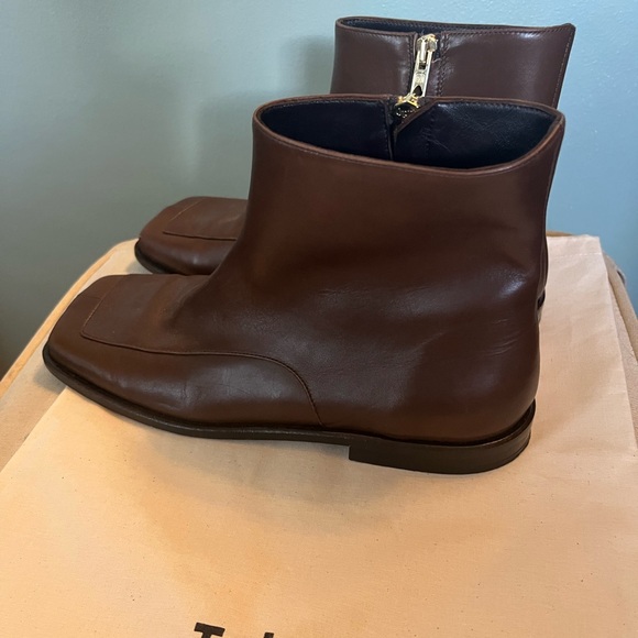 Brown Leather low boot, EUC, comes with dust bag - Picture 6 of 7